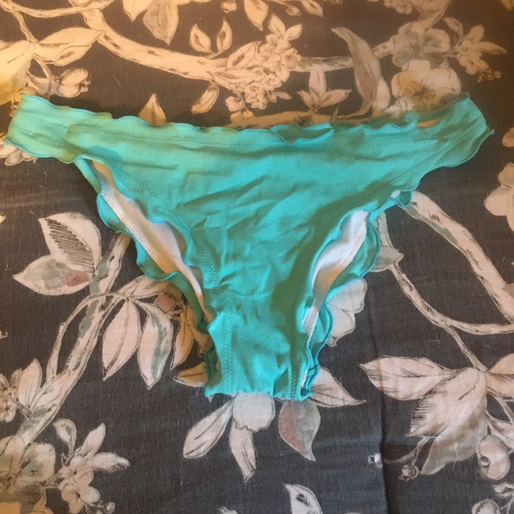 RUCHED BOTTOMS